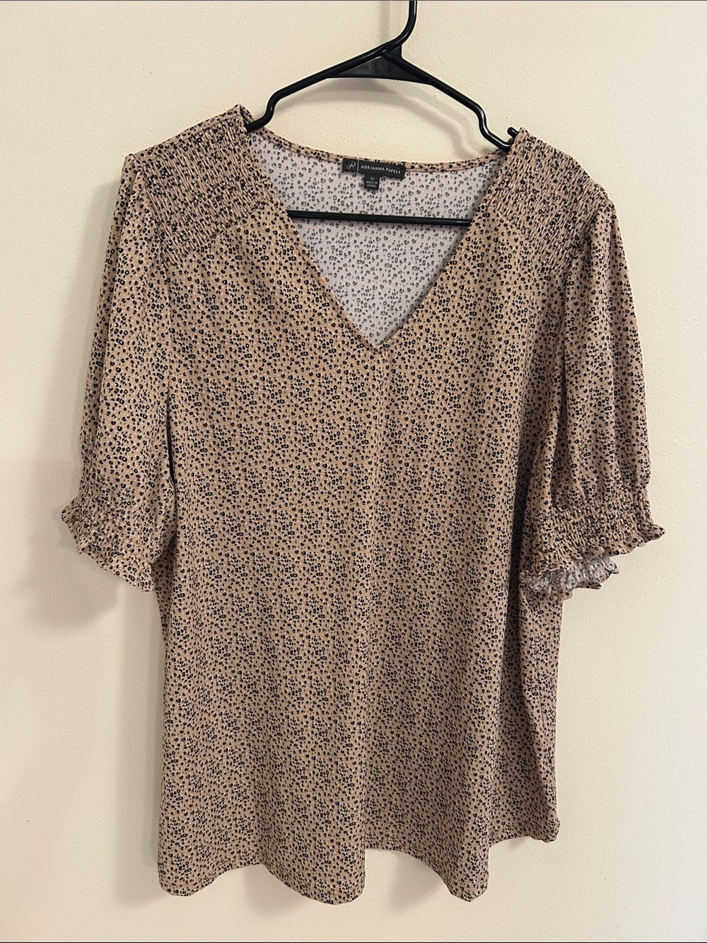 Adrianna Papell Tan Beige Printed V-Neck Blouse with Smocked Short Sleeves